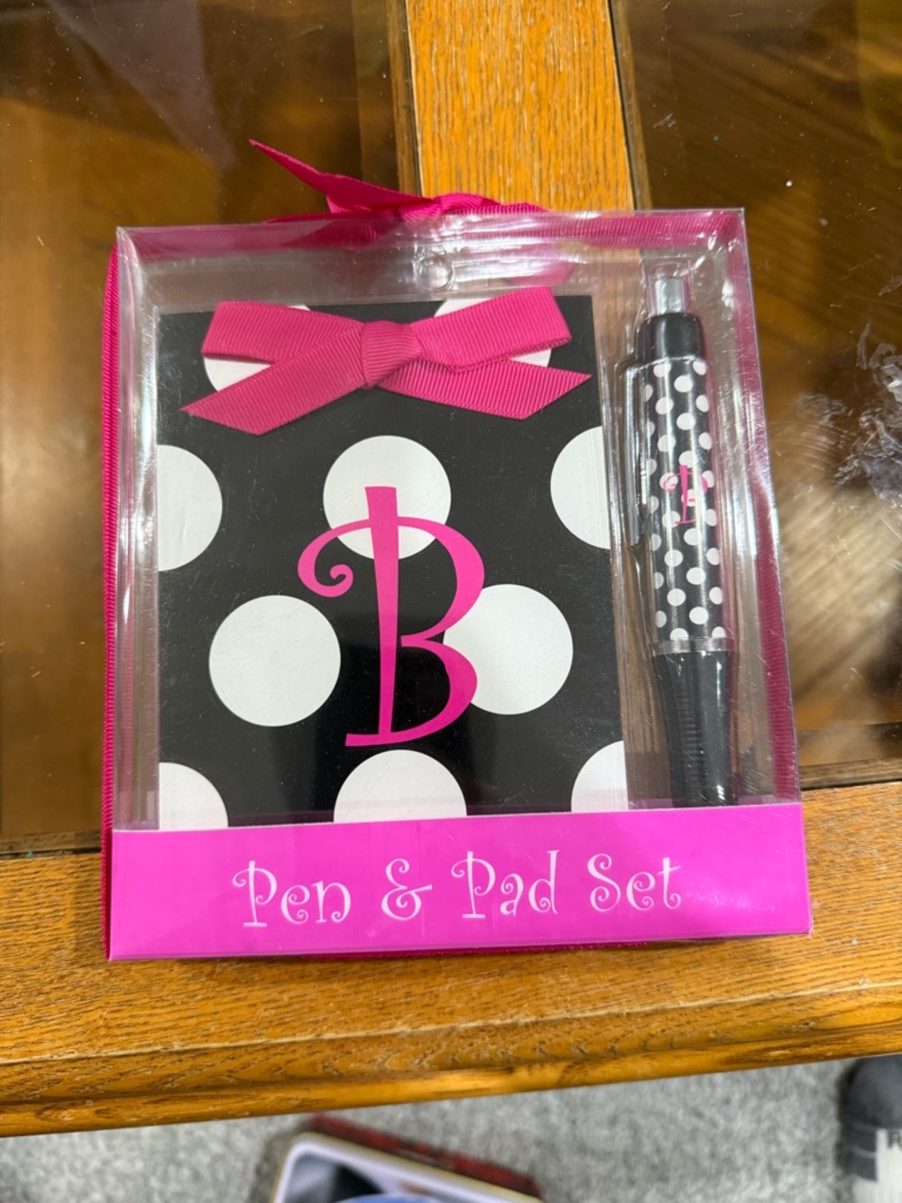 a Mainstreet Collection notepad and pen set , Letter B , New